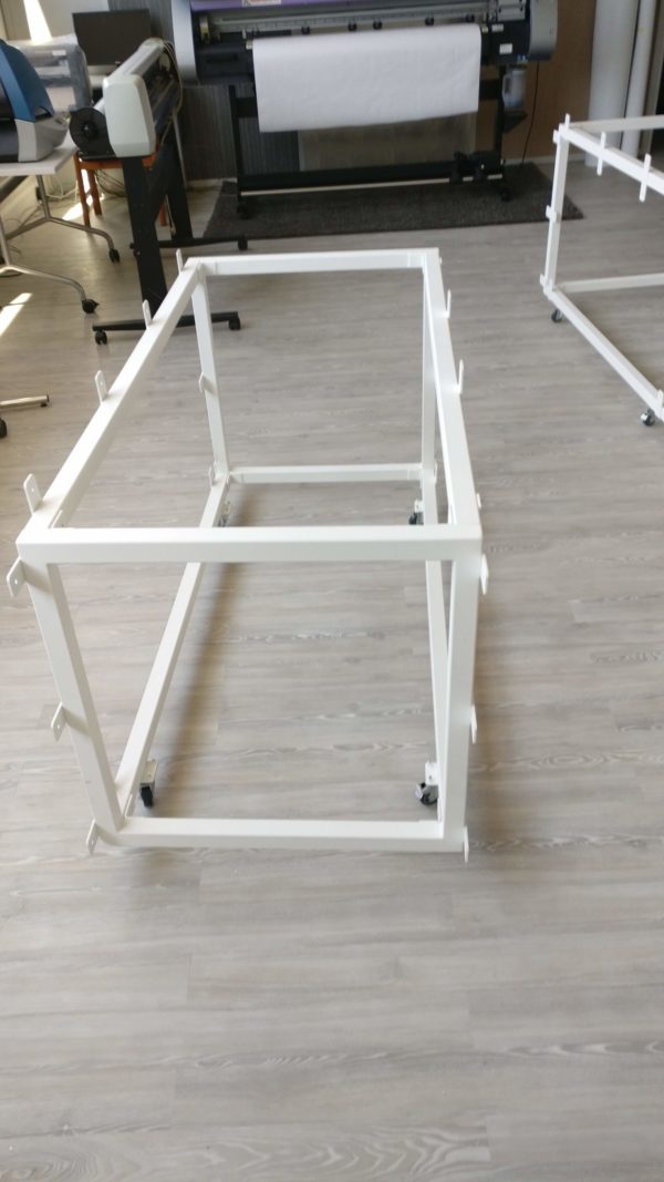 Structure tube roulette blanc Structure tube roulette blanc