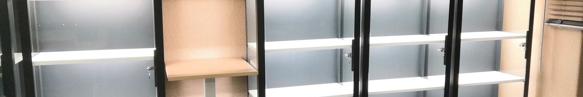 vitrine-metal-verre-gris-sur-mesure-france-tolerie-remond-dijon-8